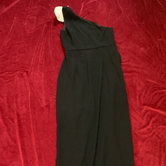 Alexia Admor Black One-Shoulder Maxi Dress with White Floral Accent NWT Size 6 - Picture 8 of 8